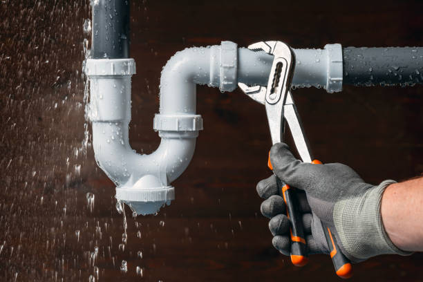 Professional Plumbing technician working in Rancho Santa Fe, CA
